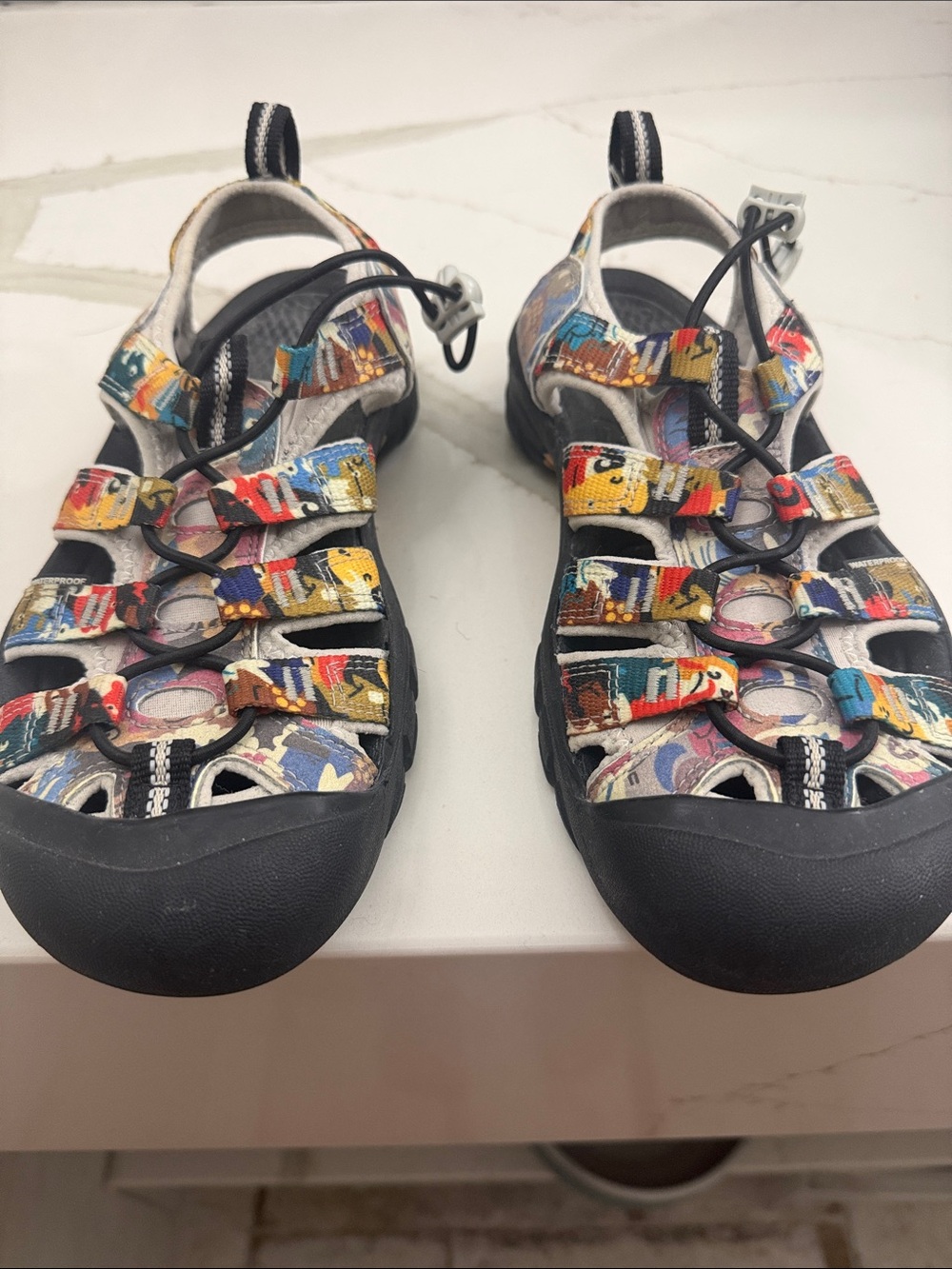 Sz 6.5. Keen Multicolor Closed-Toe Outdoor Sandals - Picture 4 of 5